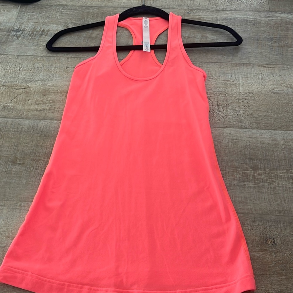 Lululemon top